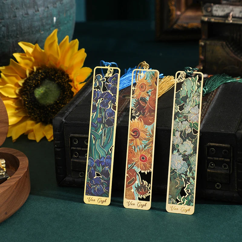 1 pc Retro Floral Painting Metal Bookmark Hollow Bronzing Bookmark With Tassel For Book Club Reader Writers Book Lovers Stude