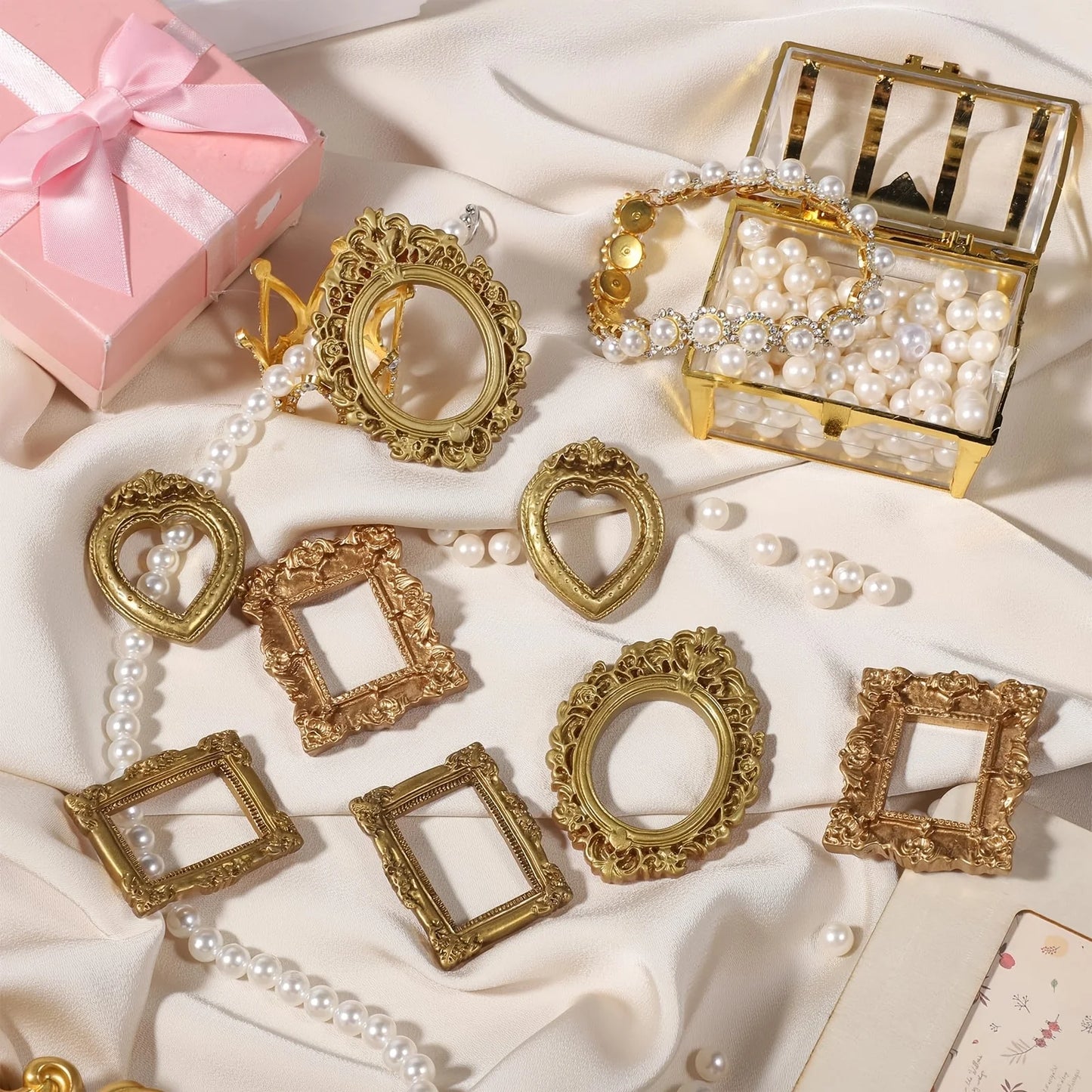 12pcs Vintage Mini Picture Frames Elegant Golden Tone Baroque Resin Wall Mounted Display Cases Wedding Christmas Home Decor