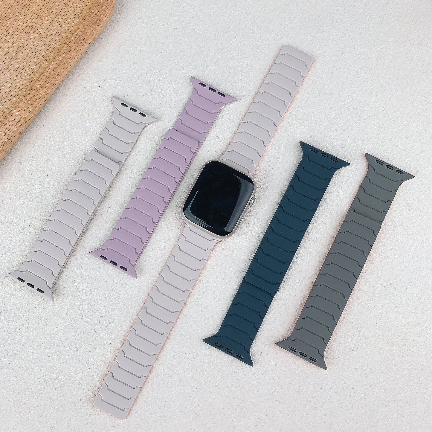 magnetic Strap For Apple Watch Band ultra 2 3 49mm 44mm 40mm 41mm 46mm 42mm 45mm 38 Silicone Bracelet IWatch Series 11 9 8 SE