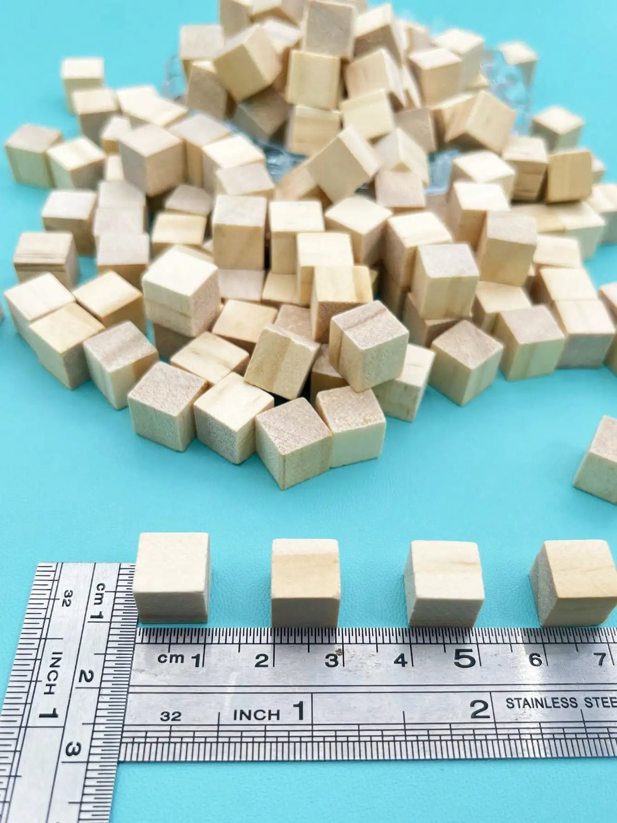 400 pieces of small wooden cubes 1X1cm (0.4X0.4 inch) wooden cubes-natural pine blocks-for DIY