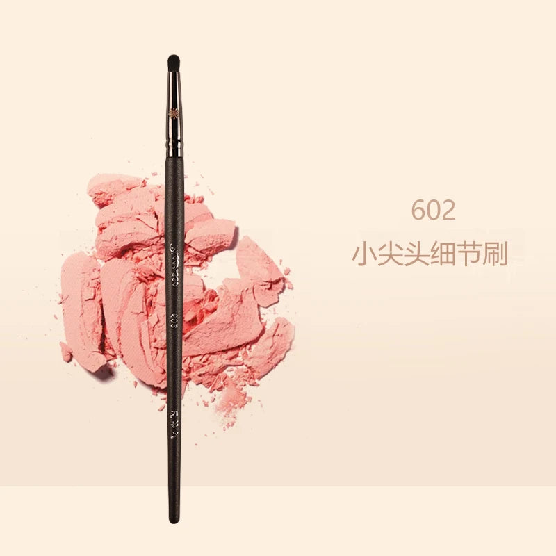 Piccasso Grey Makeup Brush 602 Pointed Detail Brush Soft Wool Solid Wood Professional Small Pointed Detail Brush Beauty Tool
