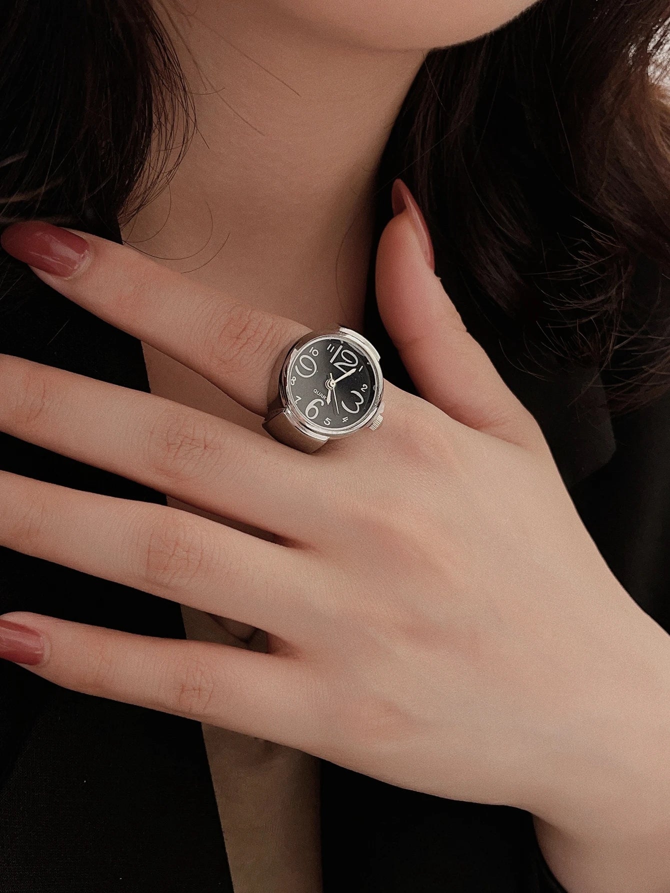 Mini Vintage Finger Ring Watch Round Creative Quartz Watches Fashion Couple Watches Accessories - black