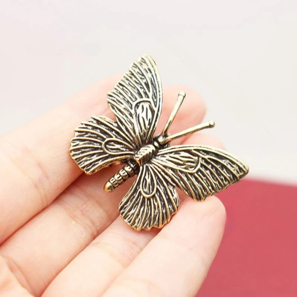 Vintage Brass Dragonfly Figurine - Antique-Style Home & Office Desk Butterfly Bee Decor, Creative Tea Pet Collectible