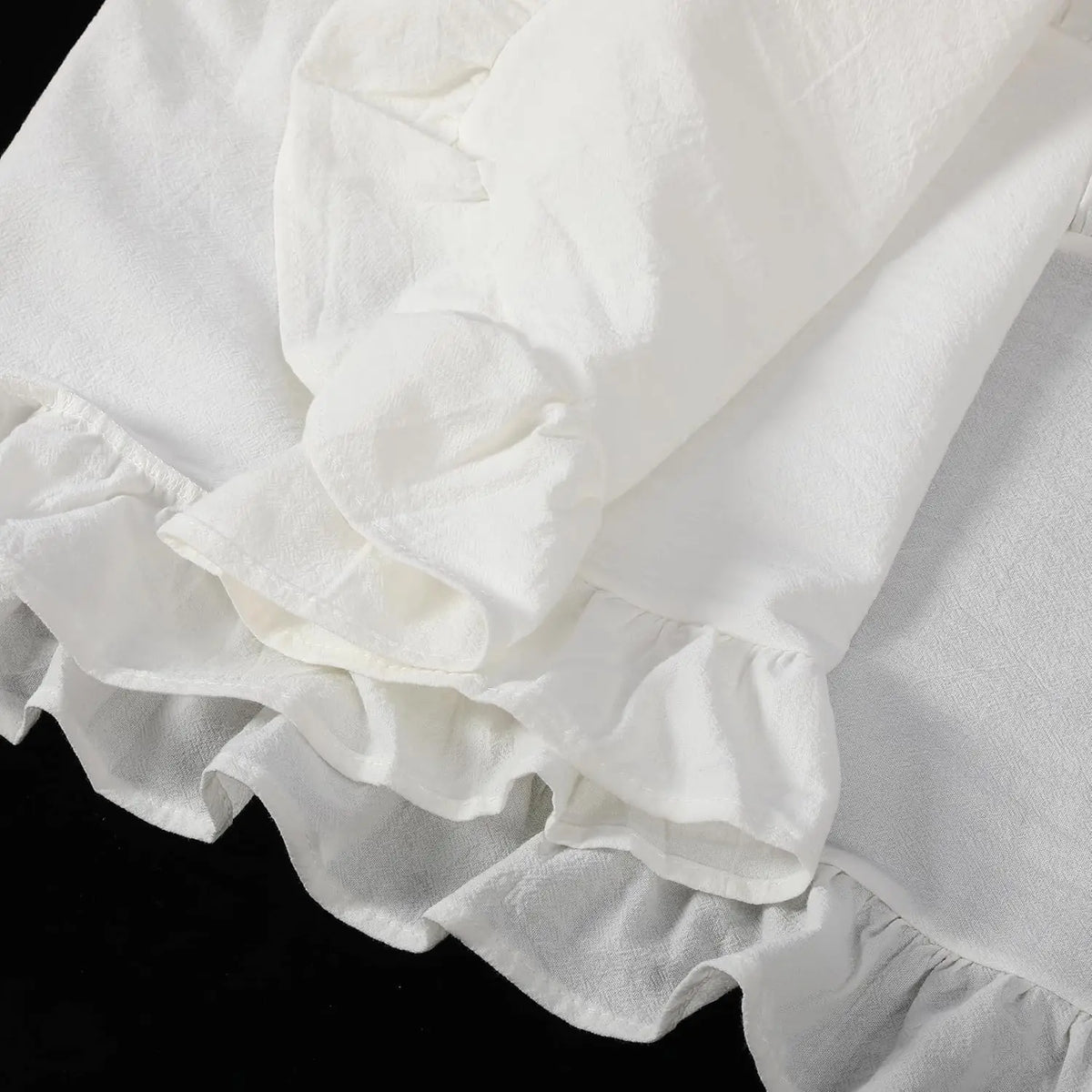 Ruffle Table Runner 100% Cotton Fabric Farmhouse Rustic Ruffled Edge Table Runner Wedding Decor for Christmas Holiday Baby Sh