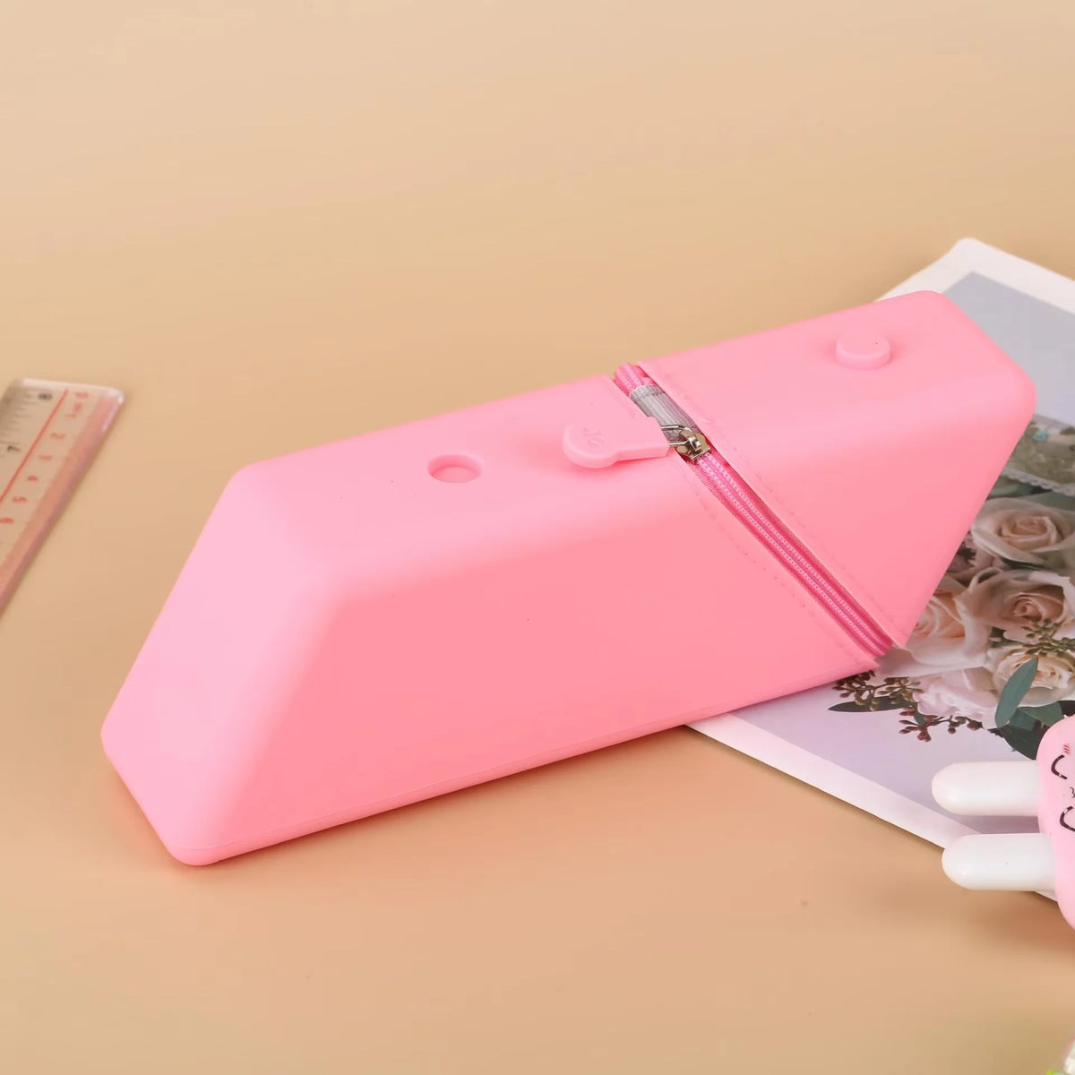 Stylish Silicone Pen Holder-Foldable Desktop Organizer for Office & Study,Multi-Purpose Stationery Cup,Perfect Gift for Stude