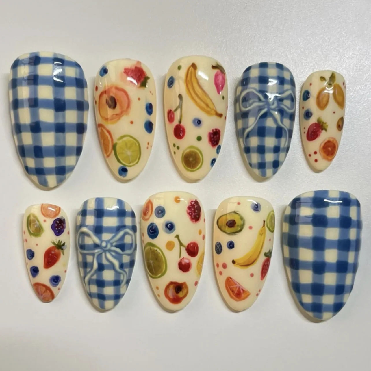 24Pcs Short Round Almond Lovely False Nails Full Cover Fresh Cartoon Fruit Pattern Designs Wearing Nails Art French Summer Na