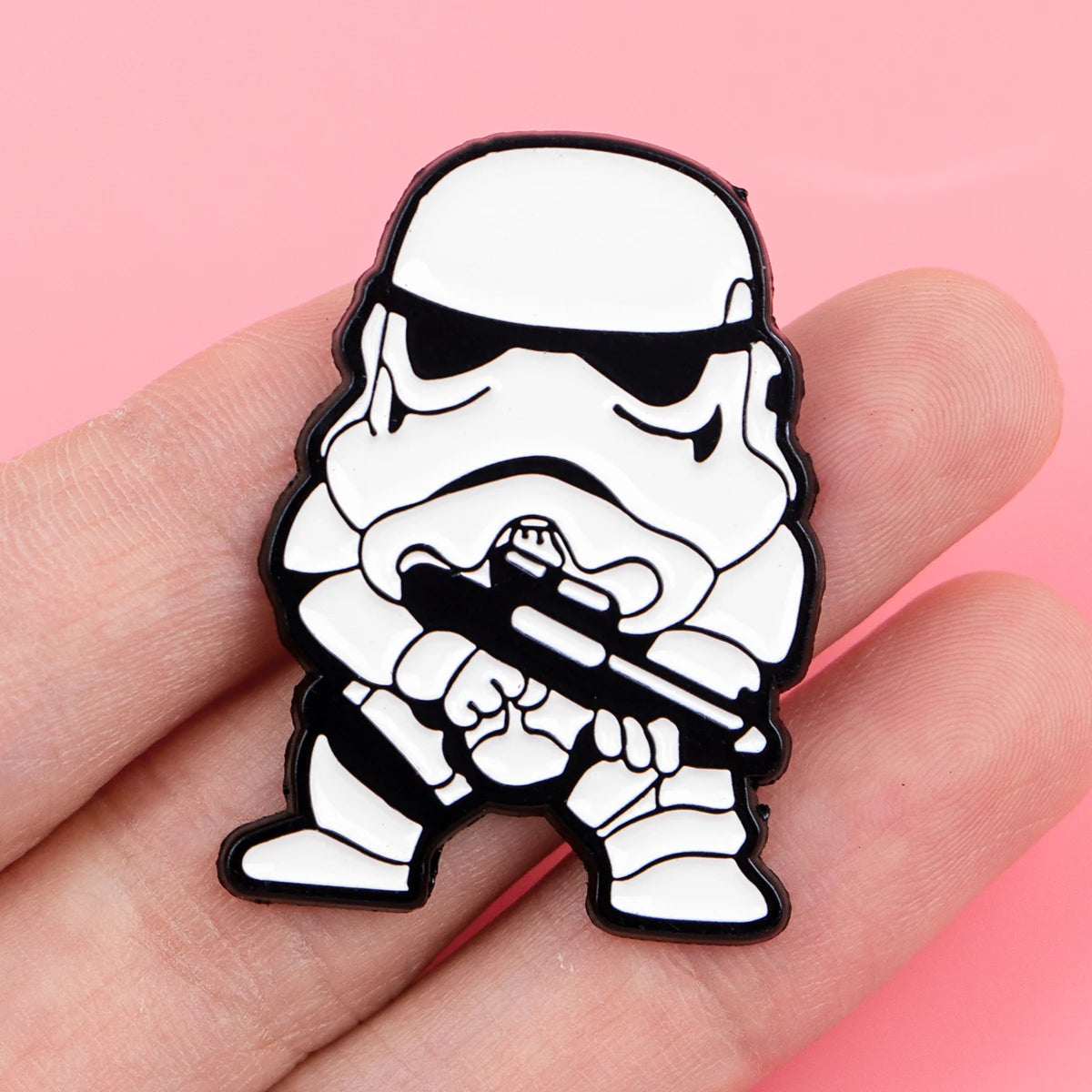 Vintage Enamel Pins Cool Robot Badge Sci-Fi Movie Lapel Pin for Jeans Cute Cartoon Pin for Backpacks Collectible Gift for Fan