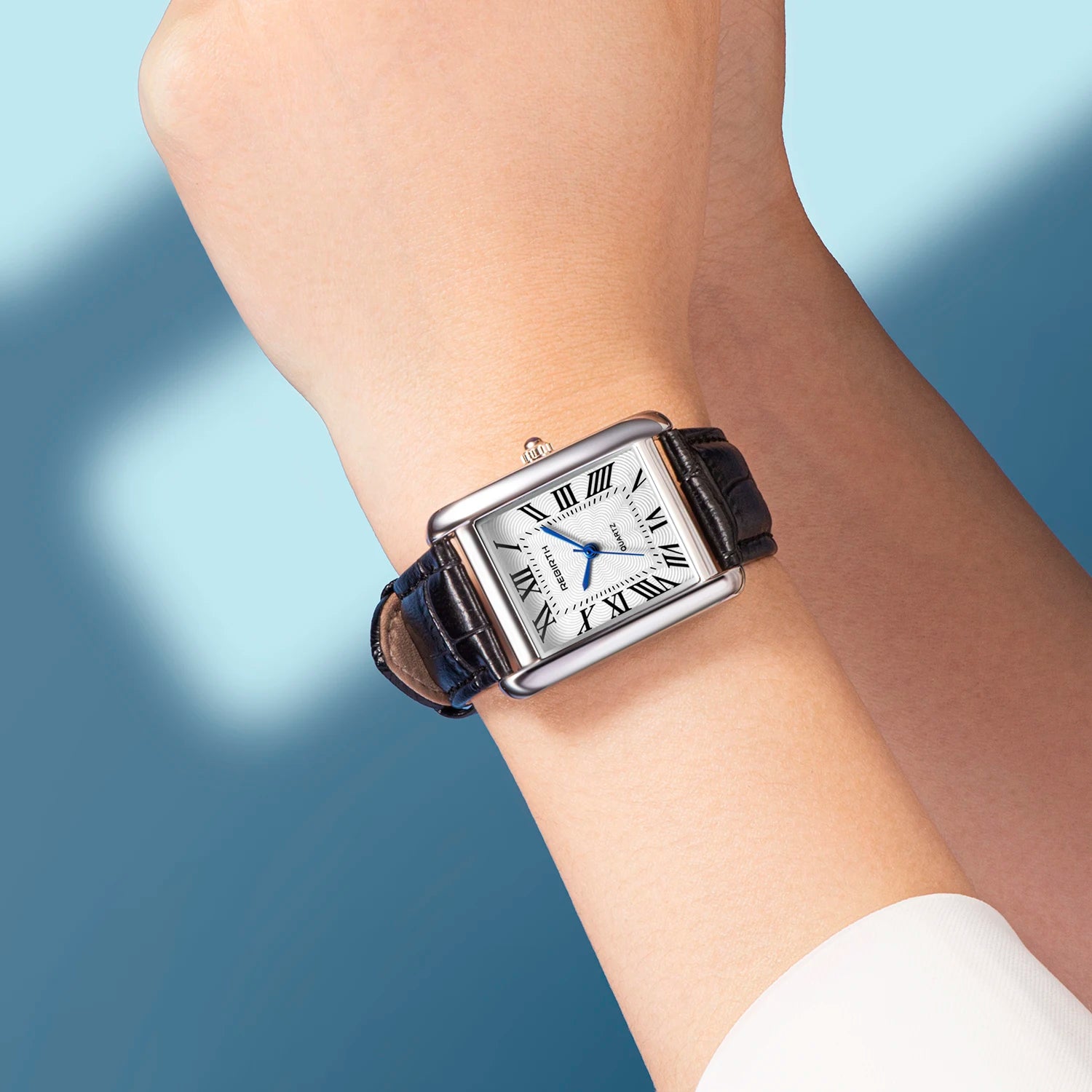 Retro-Style Simple Small Square Watch with Roman Numerals, Trendy and Artistic Quartz Movement Wristwatch