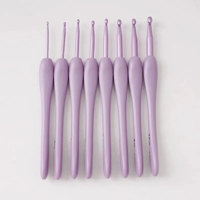 Crochet Hook Set, 15 Sizes Aluminum Crochet Hooks, Ergonomic Knitting Tools, Comfortable Grip for Yarn Projects, Beginner Cro