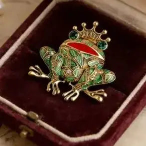 Vintage Black Frog Brooch Green Eyes Insect Toad Brooches for Men Women Kids Sweater Scarf Coat Accessories Jewelry Pins