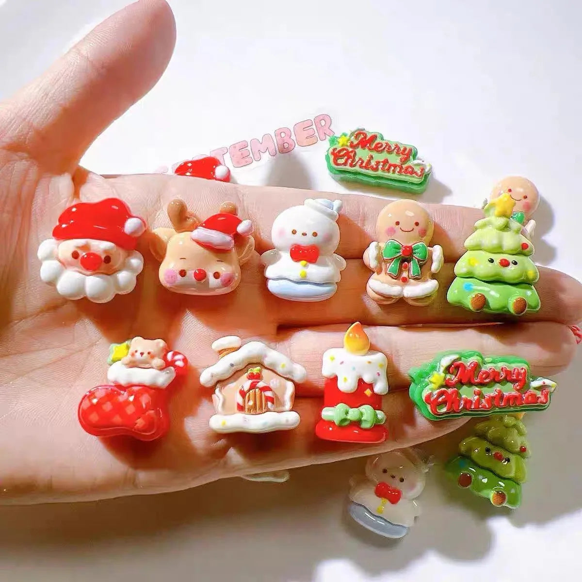10pcs Christmas Fridge Magnet Apple Tree Santa Claus Bear Figurine Resin Refrigerator Fridge Magnet Kitchen Decor Accessories
