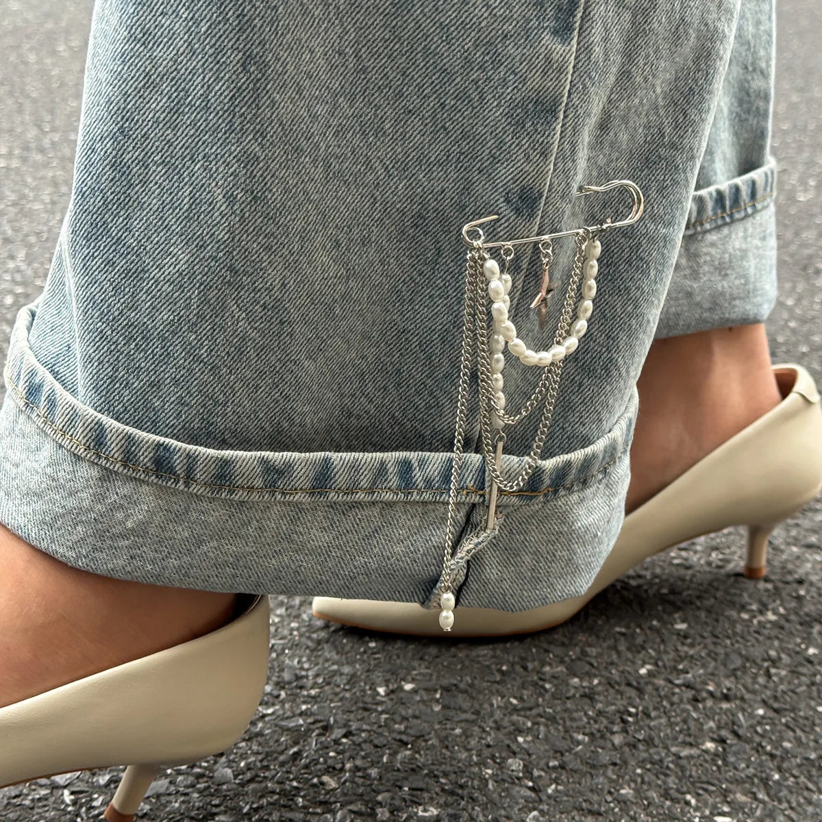 Retro Sweet Imitation Pearl Metal Chain Tassel Pendant Pin Pants Foot Chain 2025 Creative Girl Fashion Sweet Fashion Jewelry 