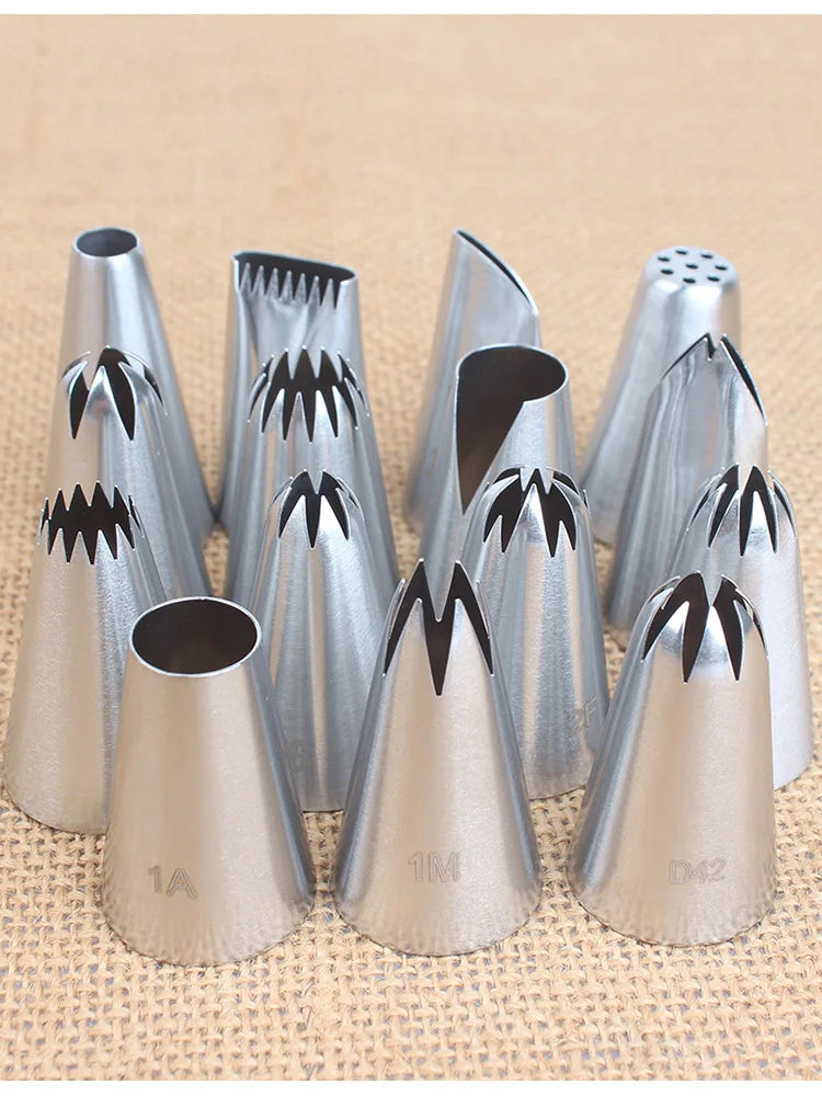 15pcs Piping Nozzles Set, Stainless Steel IcingCream Nozzles, Cake Piping Tips For Dessert Biscuit Cup Cake, Kitchen Accessor