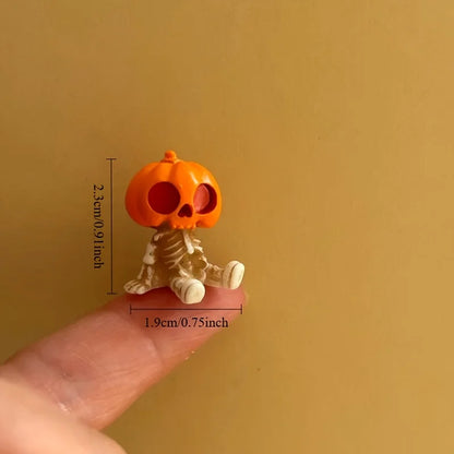 4Pcs Halloween Mini Figurines Set, Spooky Resin Decor with Pumpkins Ghosts Skulls for Party Home Garden Decoration