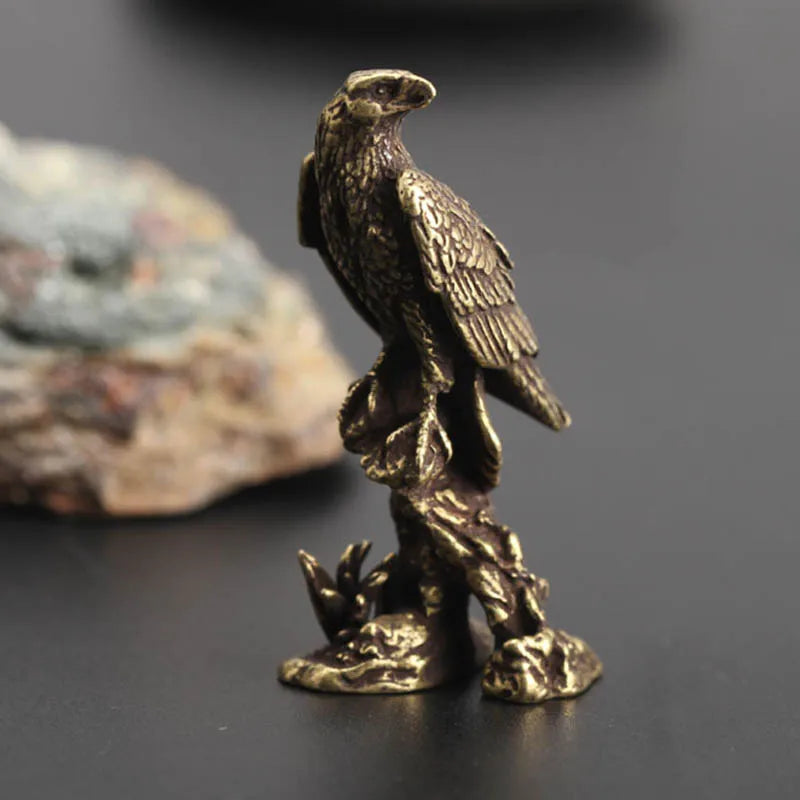 Handmade Eagle Ornament Vintage Copper Bird Figurine Sculpture Handmade Crafts Home Office Desk Animal Decoration