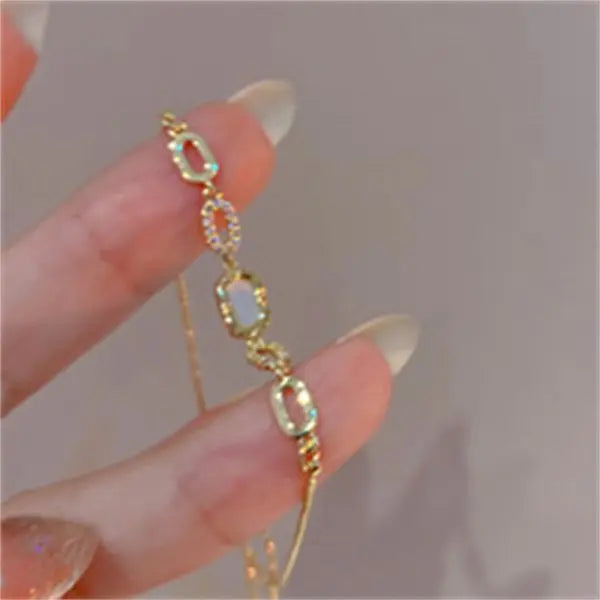 Elegant Red Crystal Zircon Metal Chain Bracelets for Women Colorful Heart Bracelets Party Wedding Wrist Charms Jewelry Gift -