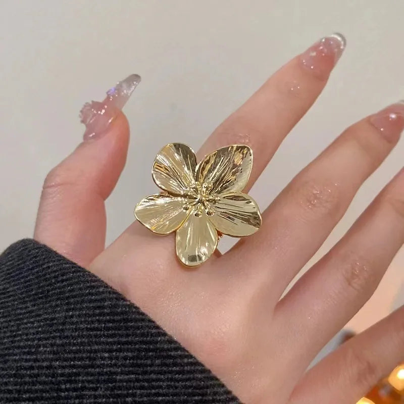 Stainless Steel Flower Stud Earrings for Women Girls Vintage Gold Color Metal Earrings Trendy Daily Wear Fashion Jewelry Gift