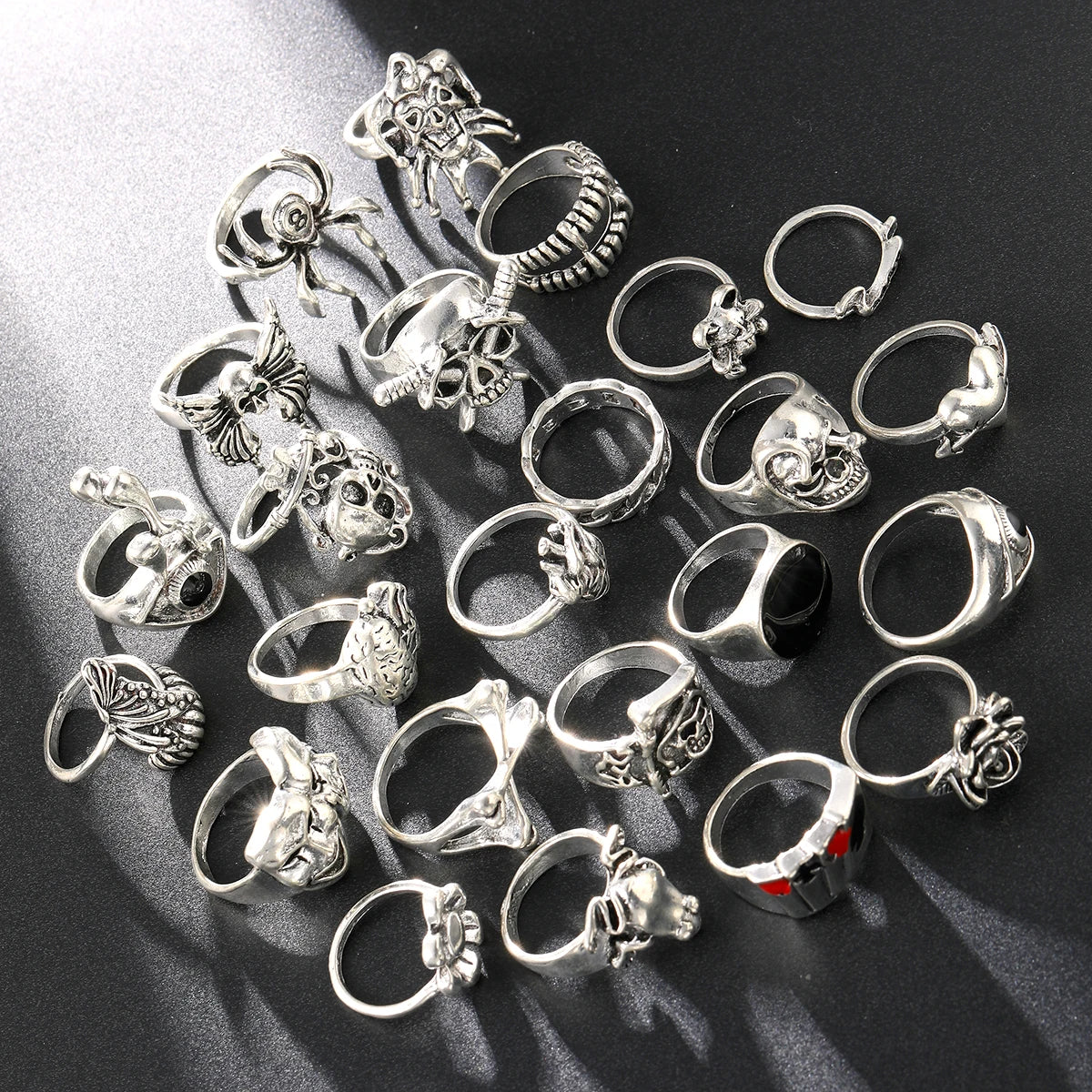 24 Pcs Gothic Skeleton Unisex Ring Set Punk Grunge Butterfly Frog Woman Man Jewelry Hip Hop Party Street Ring Accessories Gif