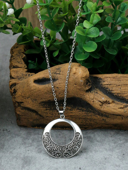 Vintage Ethnic Style Silver Pendant Earrings Necklace Set Round Ring Simple Carved Women's Style Earrings Necklace Combinatio