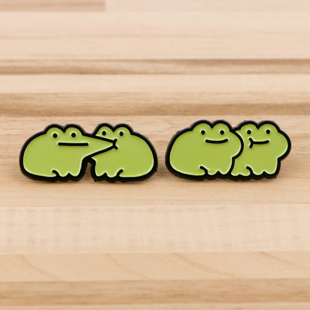 Cute Frogs Enamel Pin Cartoon Animals Pin Badge on Backpack Women's Brooch Lapel Pins Costume Accessories Fashion Jewelry Gif