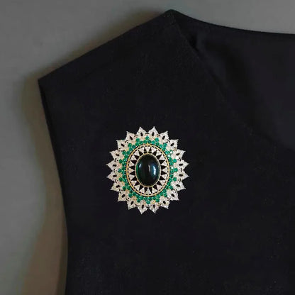 Vintage Emerald Oval Sunflower Brooch for Women Green Crystal Sunburst Lapel Pins Floral Design Wedding Party Art Deco Jewelr