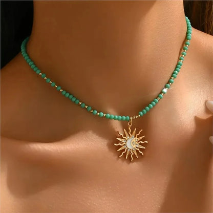 Retro Golden-Toned Sun Pendant Necklace for Women Elegant Turquoise Beads Chain Choker Neck Statement Party Vintage Jewelry G