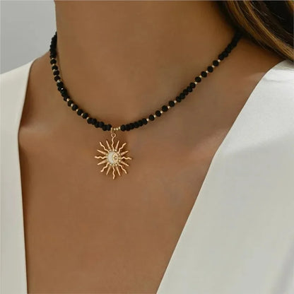 Retro Golden-Toned Sun Pendant Necklace for Women Elegant Turquoise Beads Chain Choker Neck Statement Party Vintage Jewelry G