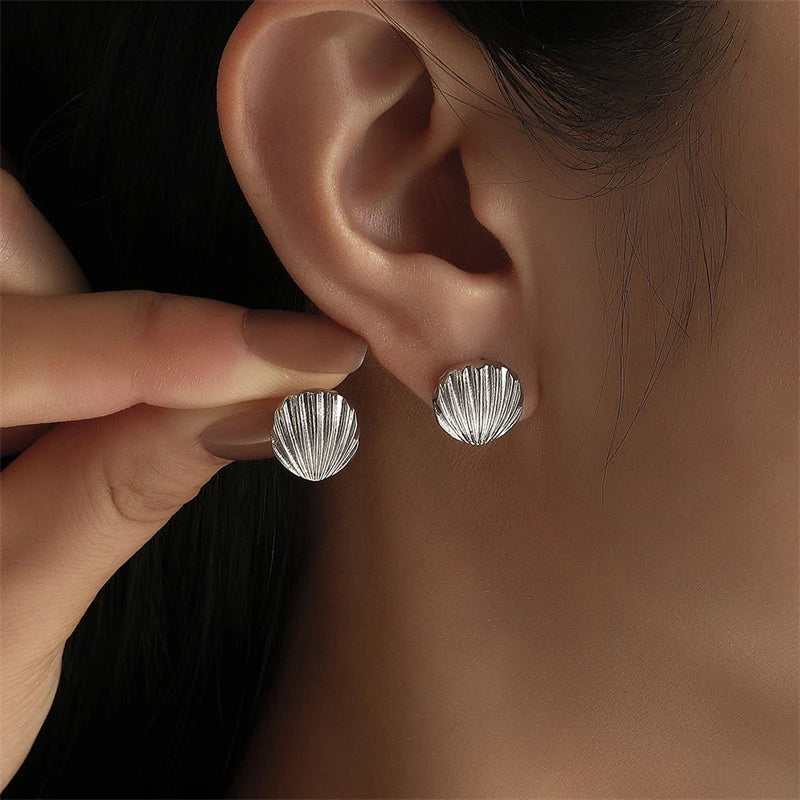 Vintage Metal Shell Stud Earrings for Women Trendy Accessories Personalization Jewelry Earrings Daily Wear Creative Jewelry G