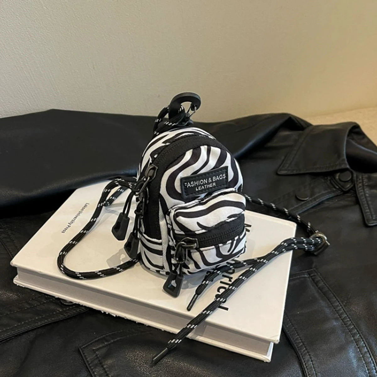 Fashionable Korean-style Outdoor Coin Purse, Exquisite Ladies' Single-Shoulder Bag, Travel Headphones, Storage Coin Purse, 1 
