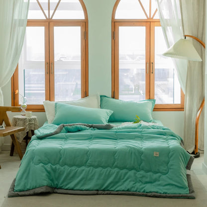 2025 new Japanese polyester cotton quilted summer quilt skin-friendly washable light luxury style solid color lightweight - M