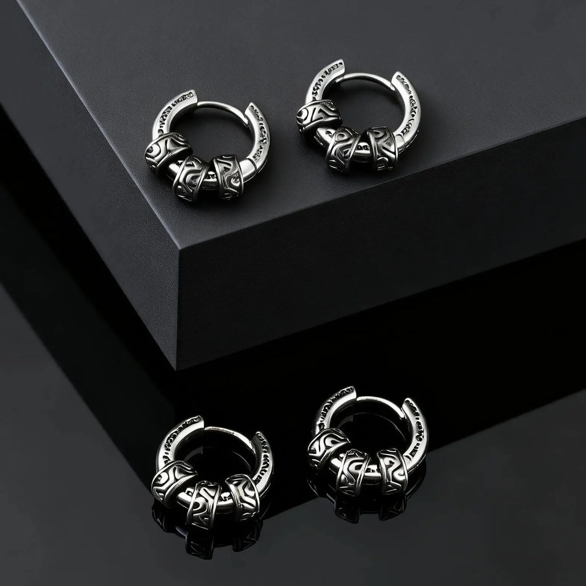 Vintage Totem Vine Pattern Hoop Earrings for Men, Hypoallergenic Metal Huggies Earrings, Rock Punk Piercing Jewelry Gift