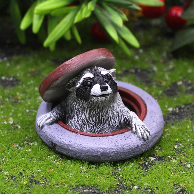 Raccoon Ornament Under Manhole Cover Garden Microlandscape Simulation Animal Resin Decor For Indoor/Outdoor Lawn, Tabletop De