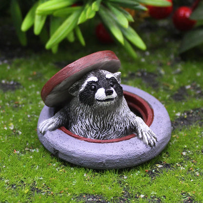 Raccoon Ornament Under Manhole Cover Garden Microlandscape Simulation Animal Resin Decor For Indoor/Outdoor Lawn, Tabletop De