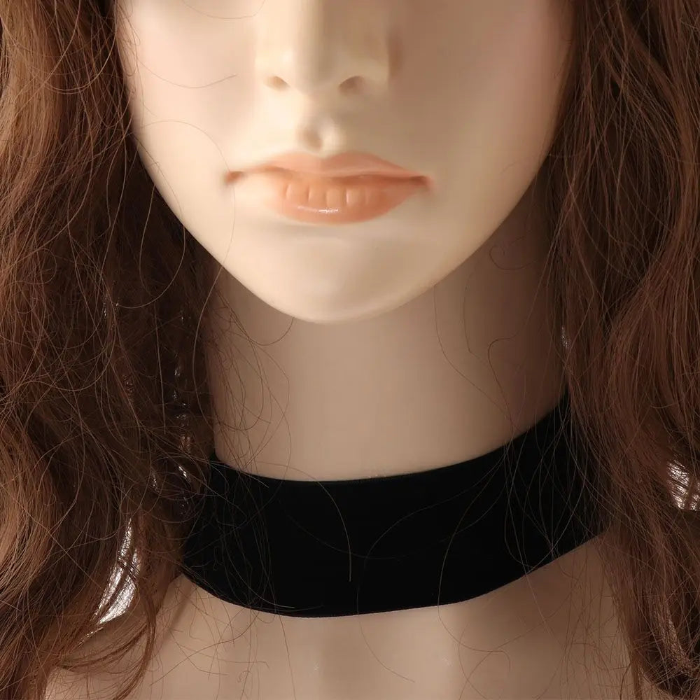 Adjustable Elegant Classic Vintage Velvet Choker Gothic Black Ribbon Necklace
