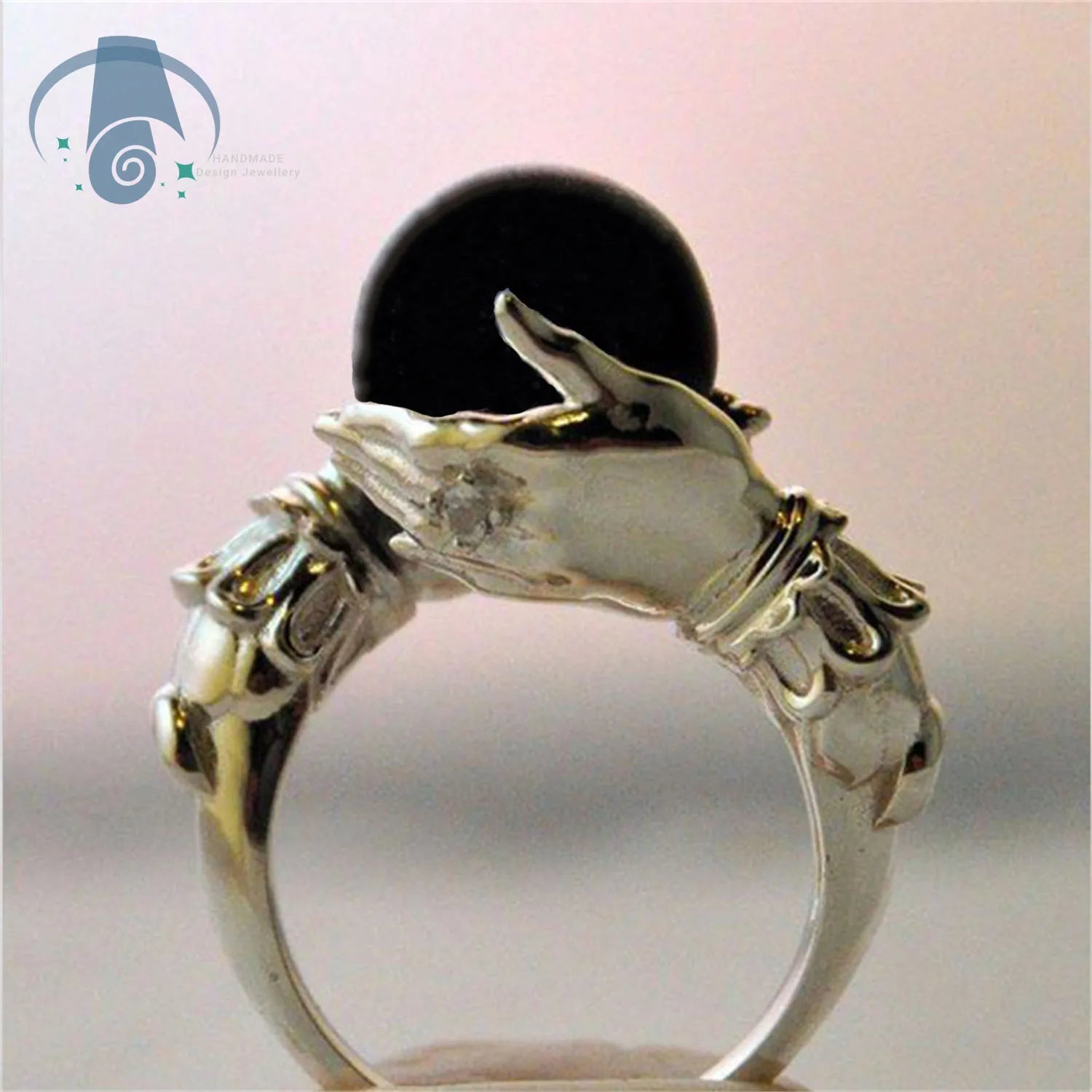 Vintage Alloy Vine Totem Ring with Green Crystal Fashion Jewelry for Women Gift Idea for Daily Use Special Occasion