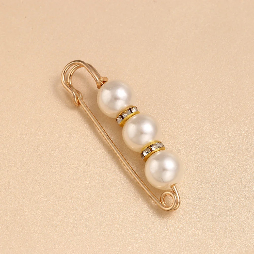 Women New Cute Imitation Pearl Rhinestone Brooch Anti-lighting Skirt Waist Pin Fashion Jewelry Accessories Gifts - 5.8CM 2206