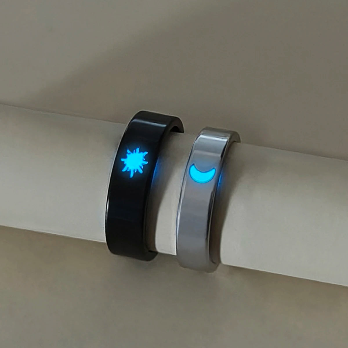 2-Piece Set Luminescent Day Night Couple Rings Fashionable Ladies Valentine's Day Gift Love Commitment Finger Rings