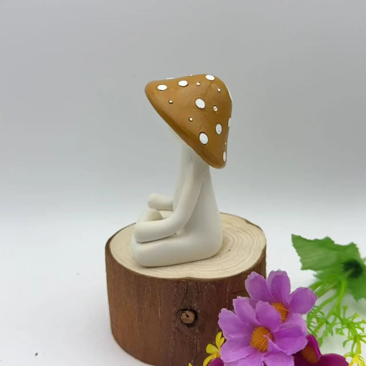 Cute Meditation Yoga Mushroom Desktop Ornaments Resin Craft Decors Home Living Room Decorations Garden Courtyard Creative Orn