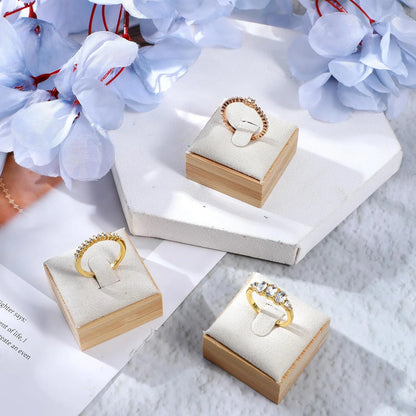 Ring Display Stands for Selling Square Bamboo Single Wood Ring Holder Organizer with Velvet Mat for Rings Trade