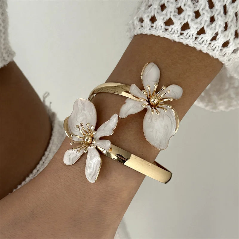 Elegant Enamel Flower Open Cuff Bracelet For Women Gold Plated Metal Pink White Blue Floral Bangles Beach Party Vacation Jewe