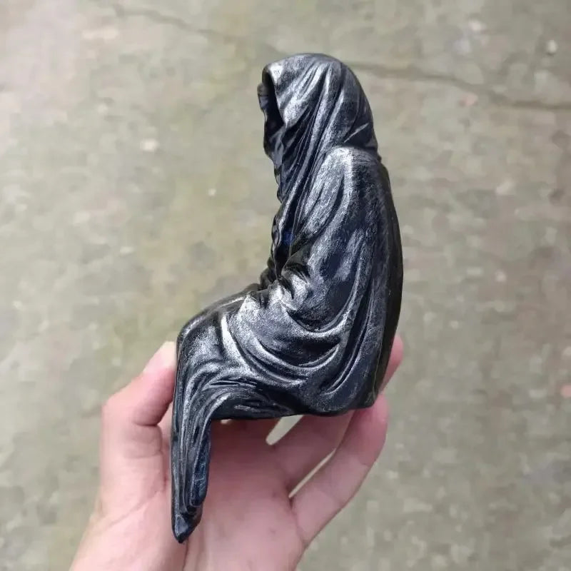 Black Clothes Mysterious Master Ornament Horror Black Robed Night Walker Gothic Sitting Resin Craft Ornament Desktop Decorati