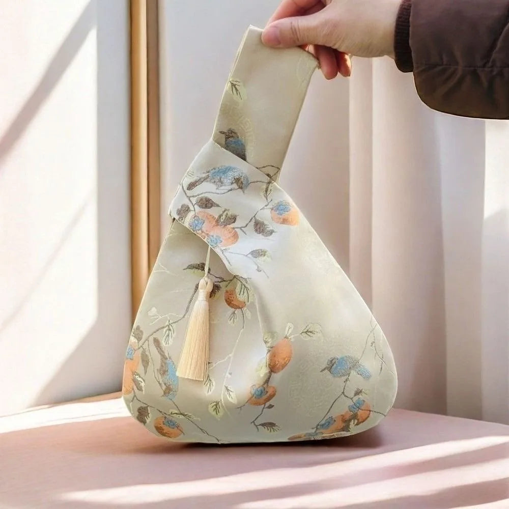 3Colors Tassel Wrist Bag Chinese Style Tassel Pendant Embroidery Hanfu Handbag Cheongsam Accessories Imitation Silk Gift Pouc