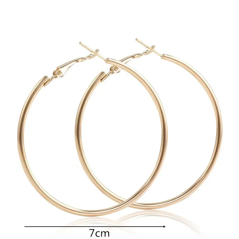 New Fashion Geometric Hollow Circle Hoop Earrings Fashion Jewelry boucle o'reilles femmes Hyperbole Brincos For Women Gilrs G