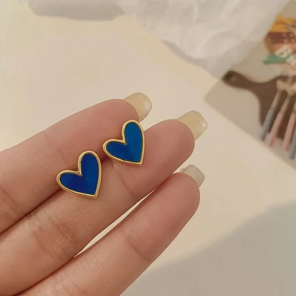 Vintage Heart Shaped Blue White Love Stud Earrings Female Temperament Niche Earrings Ins Retro Little Peach Heart Ear Jewelry