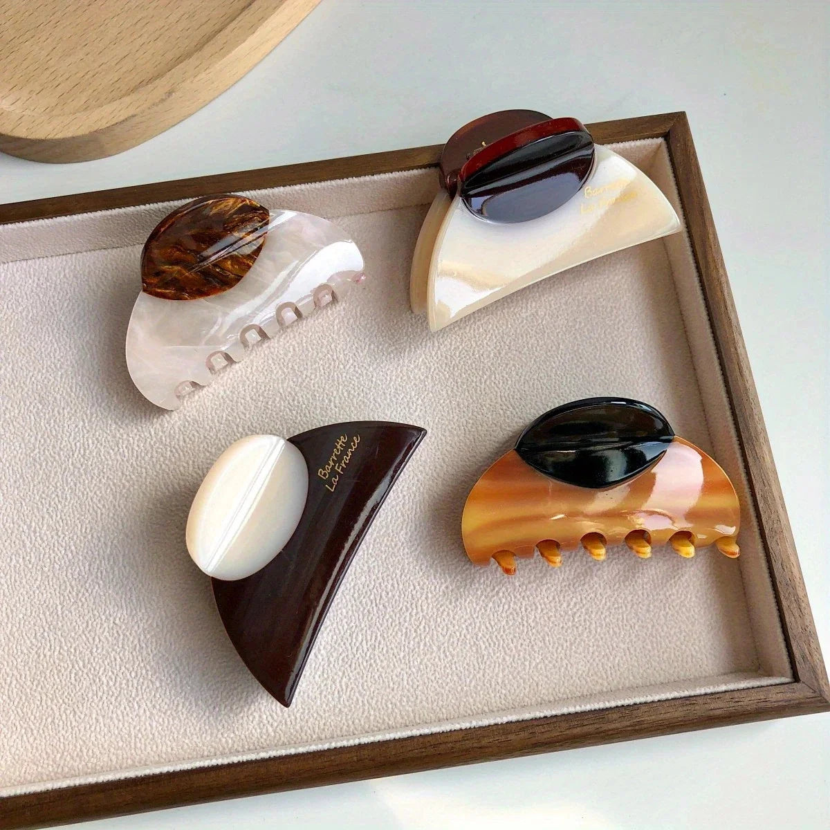 1Pc Elegant Vintage French Hair Clip Two-Tone with Wood Grain & Marbled Design Perfect for Casual Daily Dressing Cute Hair Cl
