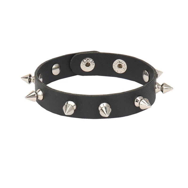 2023 New Gothic Punk PU Leather Bracelet 3 Row Cuspidal Spikes Rivet Chains Bracelet For Women Men' Friends Jewelry