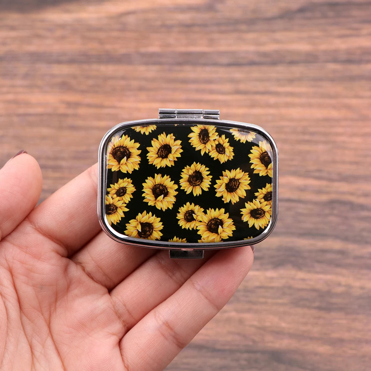 Van Gogh Art Mini Pill Box 2-Compartment Medicine Pill Organizer Household Portable Medicine Storage Box Travel Jwelery Gift 