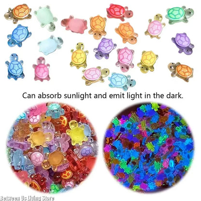 100Pcs Mini Resin Turtles Night Glow Turtle Figurines Multi-Function Glow in The Night Turtle Miniatures for Micro Landscapin