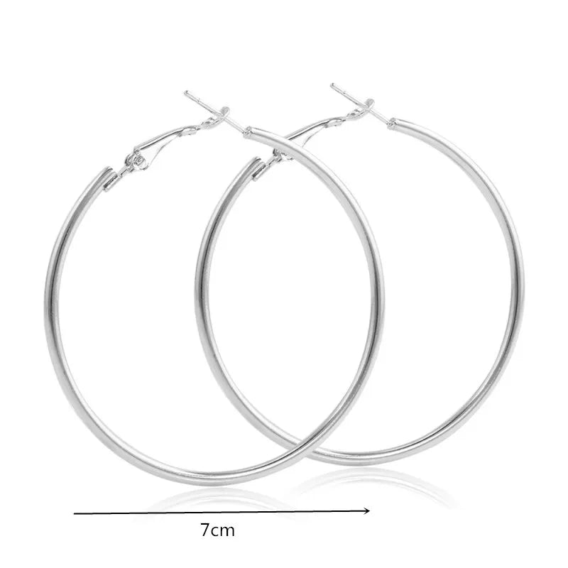 New Fashion Geometric Hollow Circle Hoop Earrings Fashion Jewelry boucle o'reilles femmes Hyperbole Brincos For Women Gilrs G