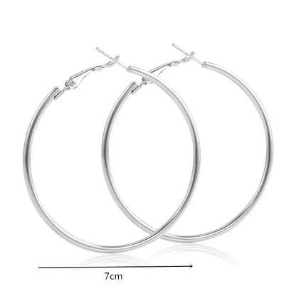 New Fashion Geometric Hollow Circle Hoop Earrings Fashion Jewelry boucle o'reilles femmes Hyperbole Brincos For Women Gilrs G